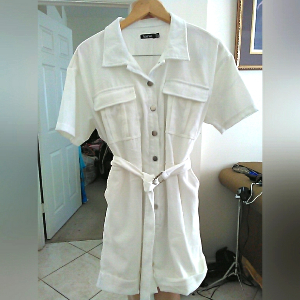 BNWOT BOOHOO CORDUROY Trendy White Romper W/ Belt SZ 12 POCKETS